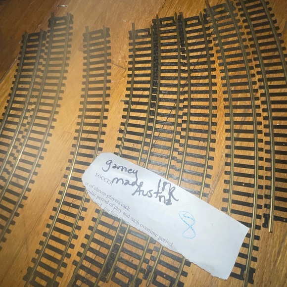 HO SCALE GARNEY 18” tracks (8) - Picture 3 of 11